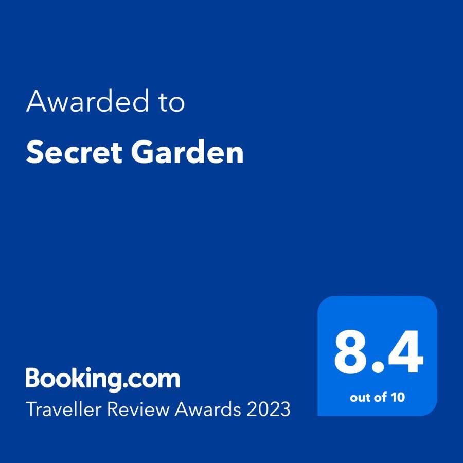 Apartament Secret Garden Faygate Zewnętrze zdjęcie